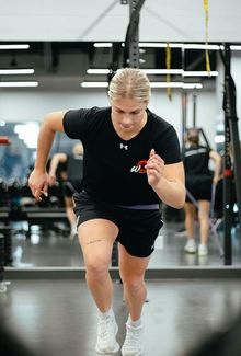 Dara Greig focused on resistant sprints in the Junxion Performance Montreal gym.
